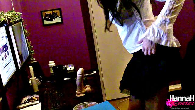 Hannah Sweden webcam show