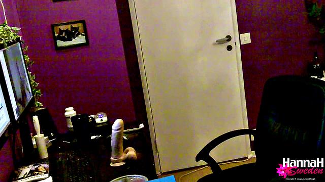 Hannah Sweden webcam show