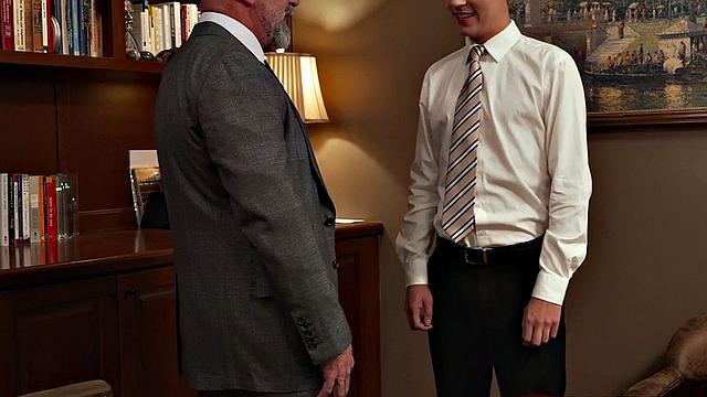 Hairy stepdaddy rims and fucks stepsons in office