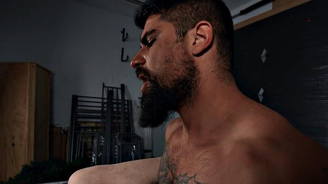 Tattooed hunk fucks nympho in asshole doggystyle