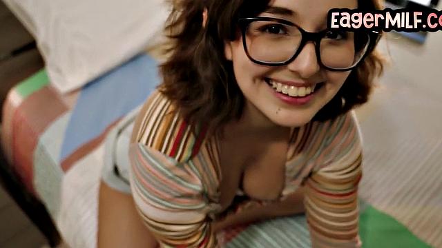 Teasing bigbooty MILFs banged together in 3some