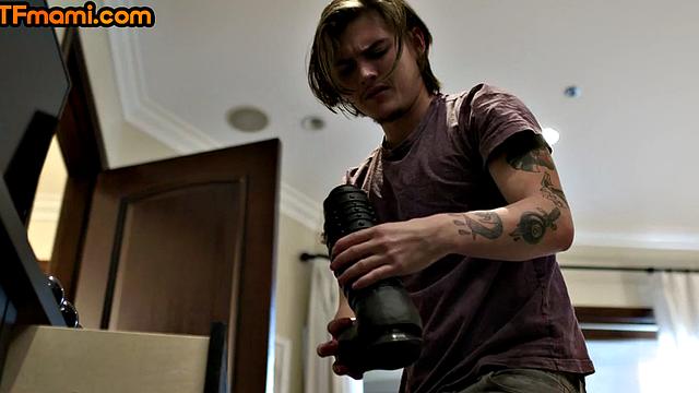 Curvy stepmom with huge tits cockriding stepson