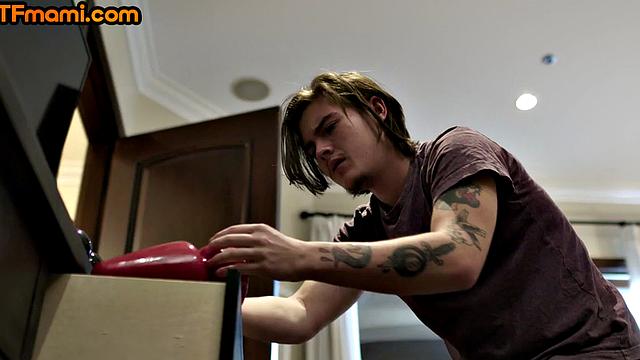 Curvy stepmom with huge tits cockriding stepson