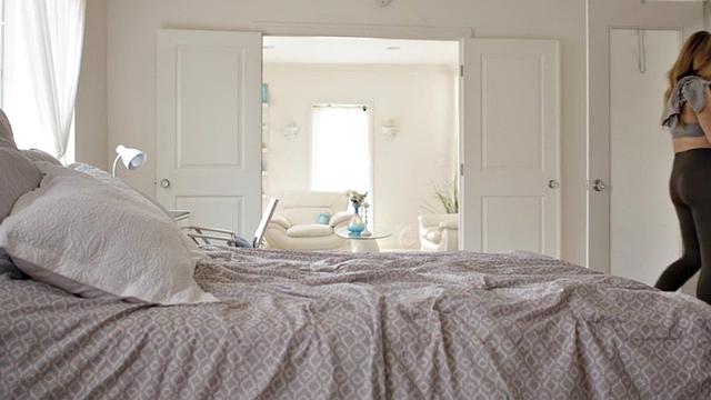 Curvy ts barebacked in interracial after sucking cock