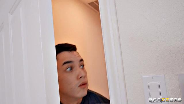 Fucking The MILF And Her Lookalike Coach