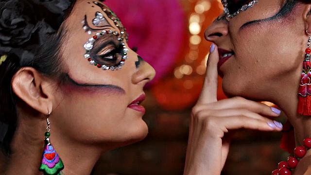 Latina lesbians pigtail-tease each other with earrings & scissoring before 69-ing in the bedroom