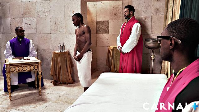 Доминик Янг проходит обряд - святой водой тут не обошлись