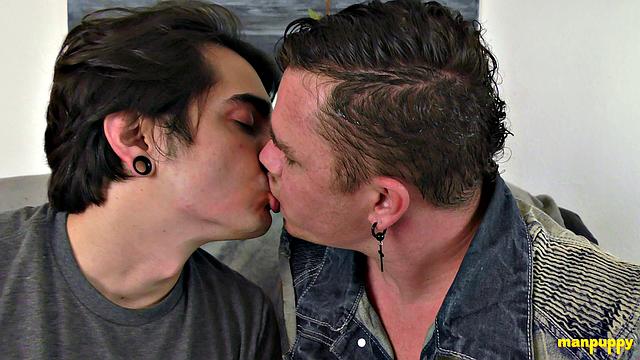 Passionate Gay Kisses Featuring Johnny & Leo - Johnny Mercy & Leo Blue