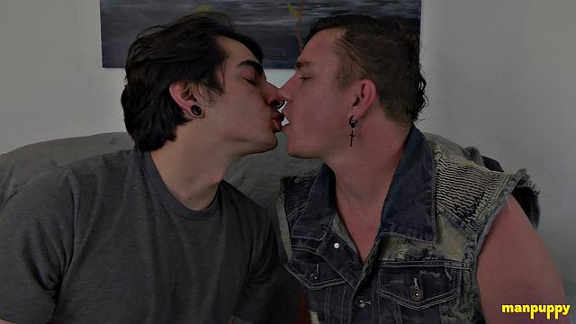 Passionate Gay Kisses Featuring Johnny & Leo - Johnny Mercy & Leo Blue