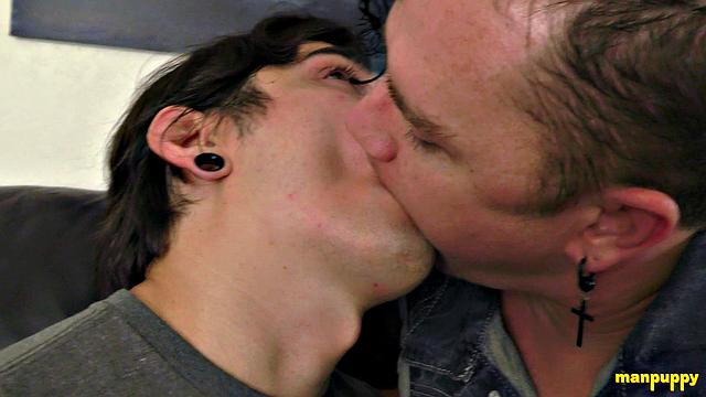 Passionate Gay Kisses Featuring Johnny & Leo - Johnny Mercy & Leo Blue