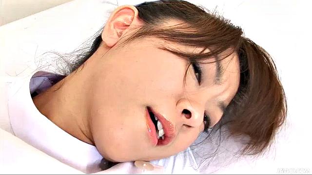 ミニスカナースの過激なオナニー