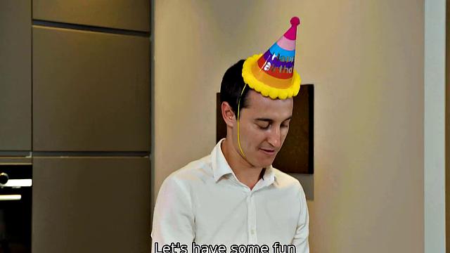 HUNT4K. Guy receives money for letting hunter fuck his cute blond GF