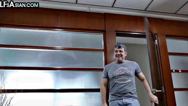 Real asian boys spoiling in threesome