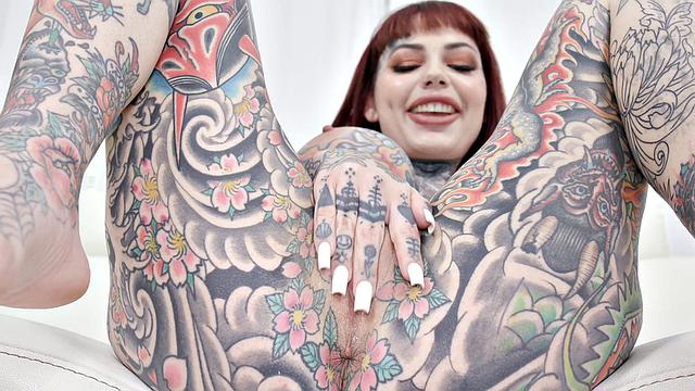 She Has Couple Tattoos