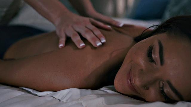 Lesbian babes enjoy scissoring and facesitting after massage