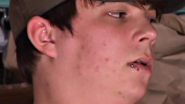 Odon Marsh дрочит так, что даже соседи завидуют