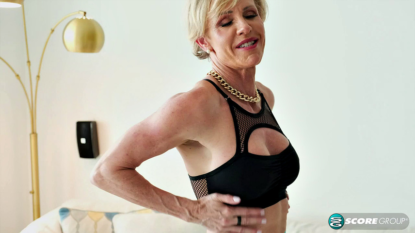 A swinging 56-year-old makes herself climax