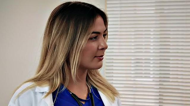 Nurse pleases doctor's cock