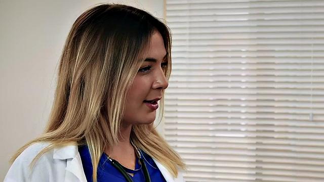 Nurse pleases doctor's cock