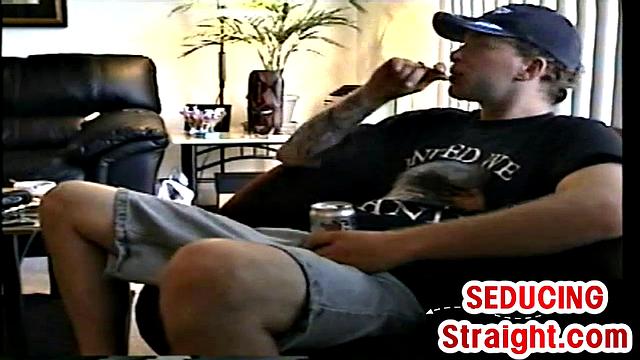 Amateur neighbor gets first time sucked by gay at home