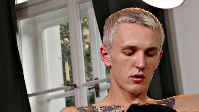 Tim Gottfrid and Tonni Veroncini take their passion to the edge in a wild gay hookup