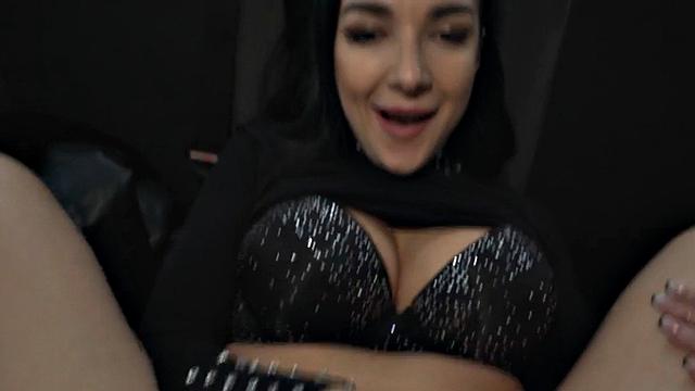 Busty taxi driver spreads pussy for lucky customer