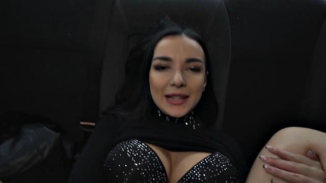 Busty taxi driver spreads pussy for lucky customer