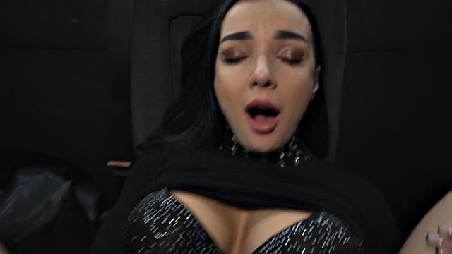 Busty taxi driver spreads pussy for lucky customer