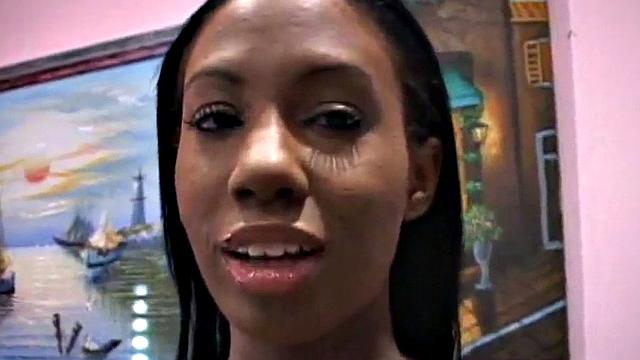 Ebony slut goes to town