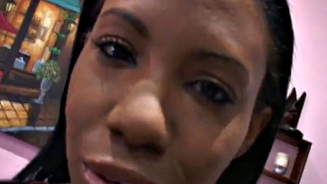 Ebony slut goes to town