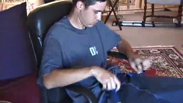 Марк Саммит дико дрочит и кончает с размахом