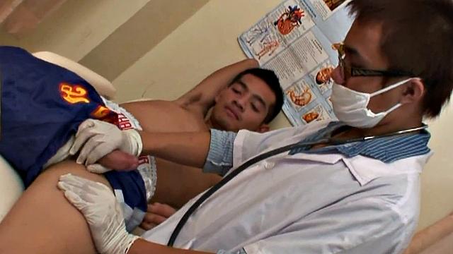 Bottom Asian drilled in anal hole in missionary