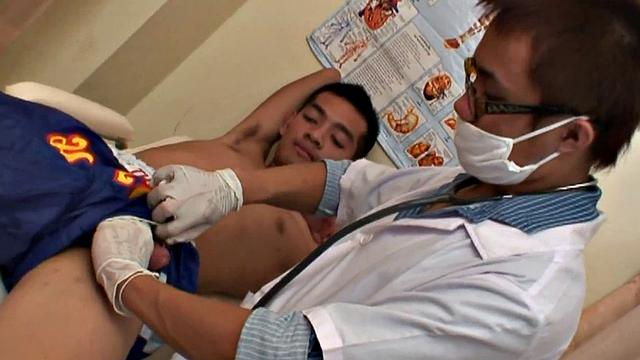 Bottom Asian drilled in anal hole in missionary