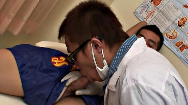 Bottom Asian drilled in anal hole in missionary