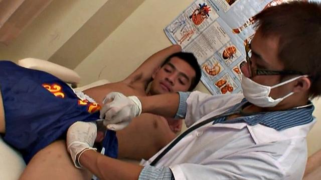 Bottom Asian drilled in anal hole in missionary