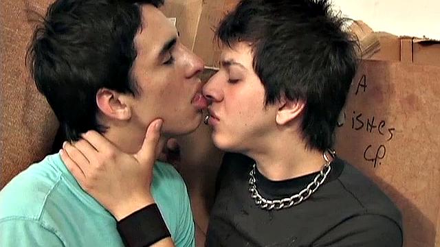 mauricio javier получает по полной без гондона