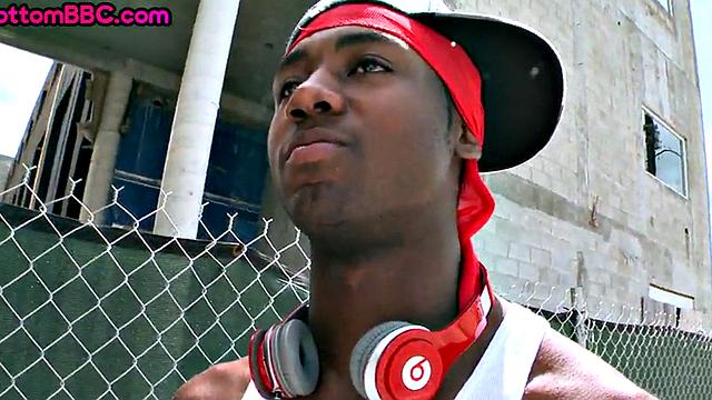 Ebony thug gets public assfucked outdoor