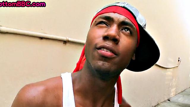 Ebony thug gets public assfucked outdoor