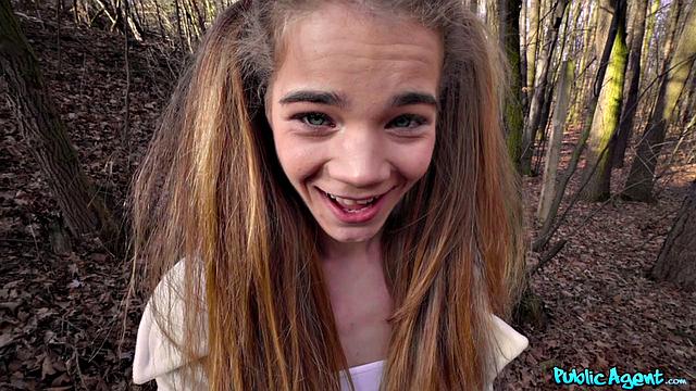 Сабрина Спайс развлекается с минетом в лесу, пока ключей ждет - математика подождет!