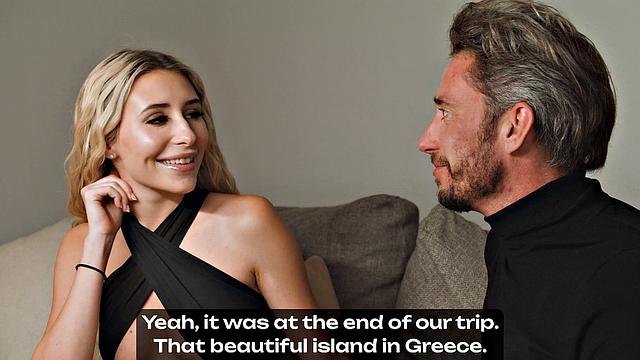 Тори Свит подставляет лысую киску и с жадностью глотает всё до капли