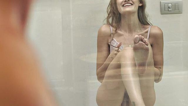 Foot model toe sucked in erotic couple before fucking