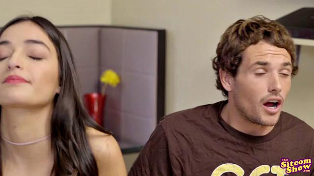 That 70s Ho Hyde Moves In - S2:E11