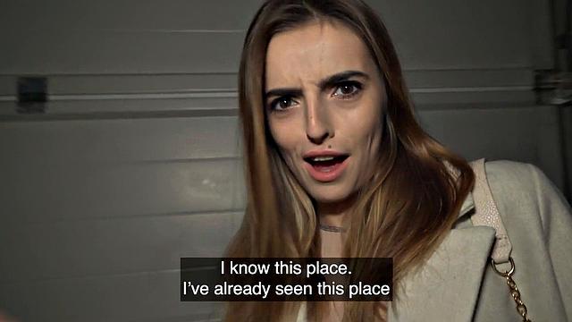 жесткий трах на улице: грязный парень долбит мокрую киску