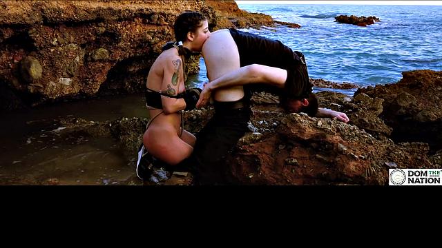 Seaspray sucking training for fit sub babe in seaside bliss, with Silvia Soprano