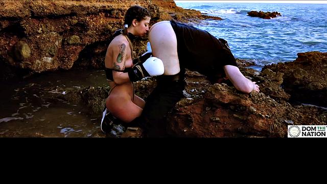 Seaspray sucking training for fit sub babe in seaside bliss, with Silvia Soprano