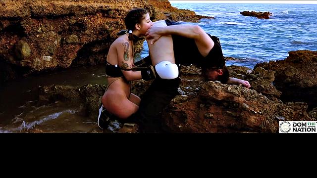 Seaspray sucking training for fit sub babe in seaside bliss, with Silvia Soprano