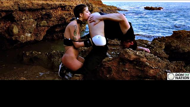 Seaspray sucking training for fit sub babe in seaside bliss, with Silvia Soprano