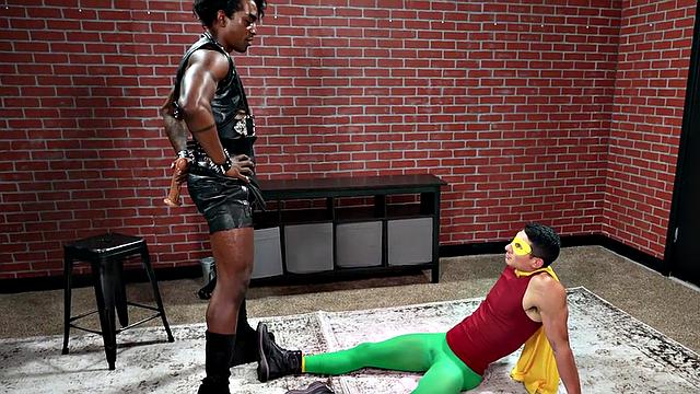 IR cosplay bottom fucked by Black top in leather