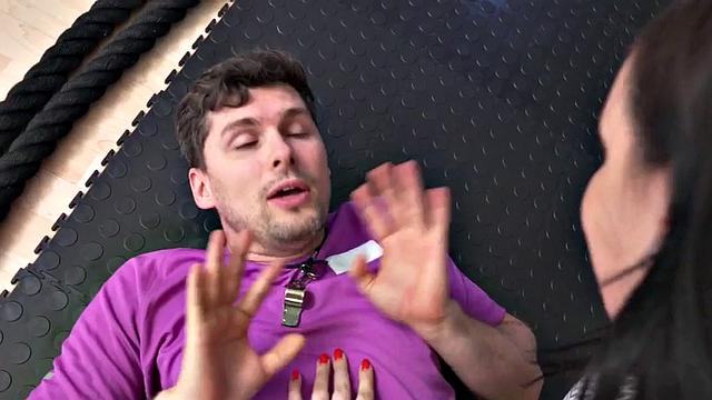 Curvy babe anal pounded by her BF in gym after workout