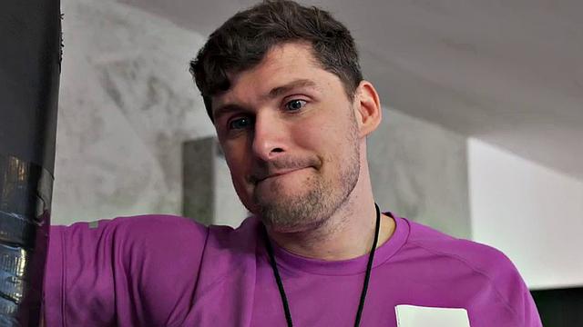 Curvy babe anal pounded by her BF in gym after workout